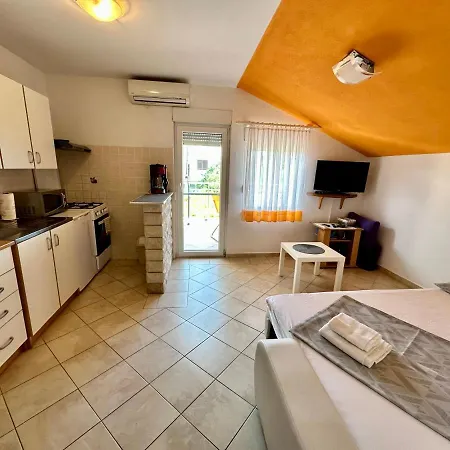 Apartments Novoselic Vir Exterior photo
