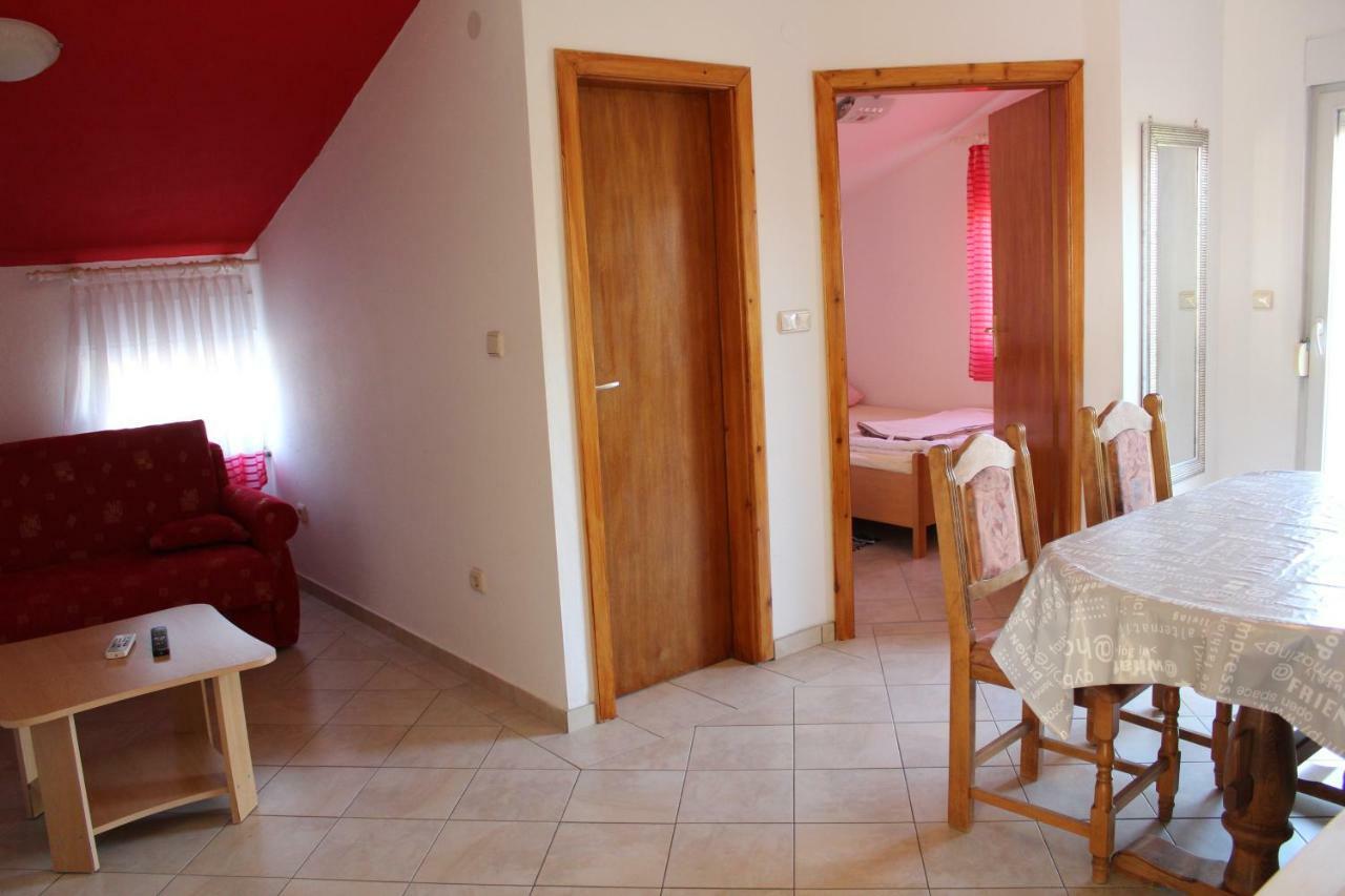Apartment Novoselic Vir